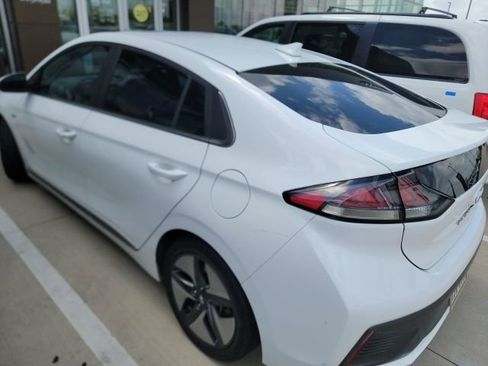 Used 2020 Hyundai Ioniq SEL image 6