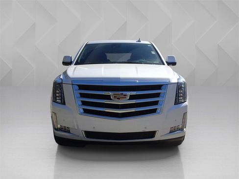Used 2020 Cadillac Escalade Luxury image 8
