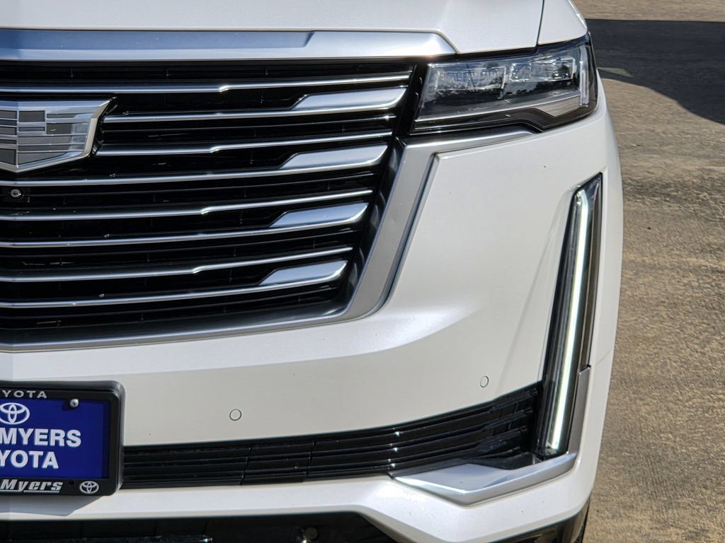 Used 2022 Cadillac Escalade ESV Premium Luxury Platinum AWD/4WD image 4