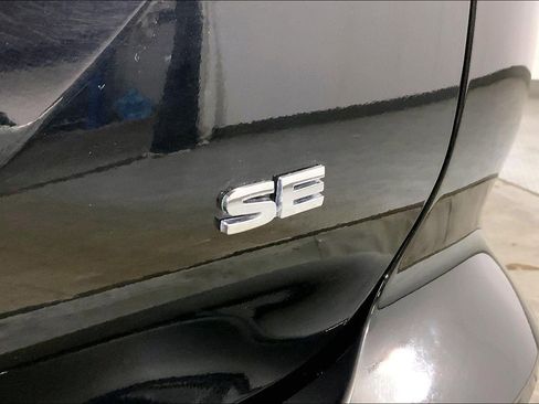 Used 2025 Mitsubishi Outlander SE image 8