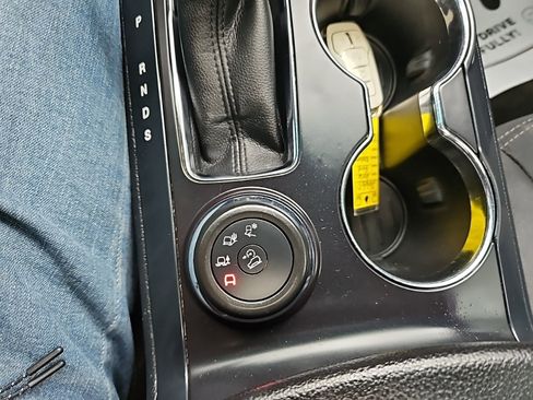 Used 2016 Ford Explorer XLT w/ Equipment Group 201A image 31