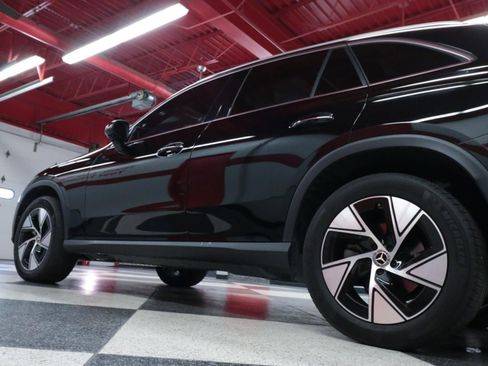 Used 2024 Mercedes-Benz GLC 300 4MATIC image 37