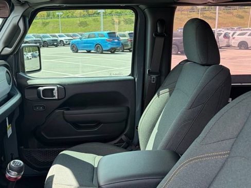New 2026 Jeep Wrangler Sport AWD/4WD image 32