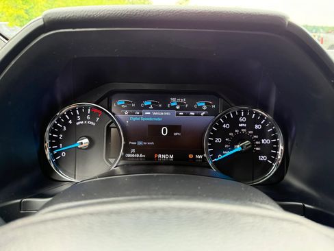 Used 2018 Ford Expedition Limited w/ Equipment Group 302A AWD/4WD image 19