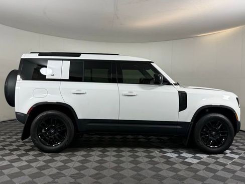 Used 2024 Land Rover Defender 110 S image 9