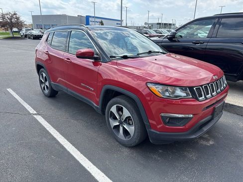 Used 2018 Jeep Compass Latitude w/ Popular Equipment Group image 2