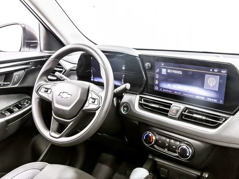Used 2024 Chevrolet TrailBlazer LS w/ LS Confidence Package FWD image 18