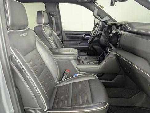Used 2025 GMC Sierra 2500 AT4X image 23