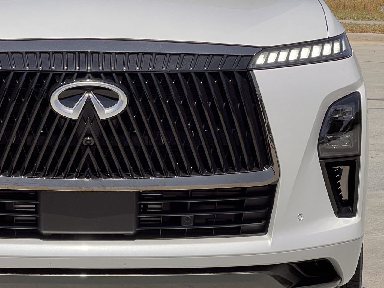 New 2027 INFINITI QX80 Autograph AWD/4WD image 8