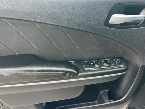 Used 2019 Dodge Charger R/T RWD image 7