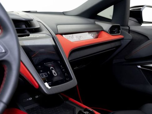 Used 2024 Lamborghini Revuelto image 55