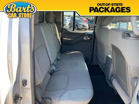 Used 2013 Nissan Frontier SV w/ SV Value Truck Pkg AWD/4WD image 10