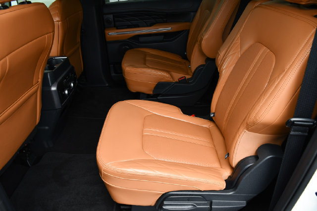Used 2024 Ford Expedition Max Platinum AWD/4WD image 6