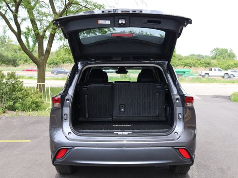 Used 2025 Toyota Highlander Limited AWD/4WD image 5