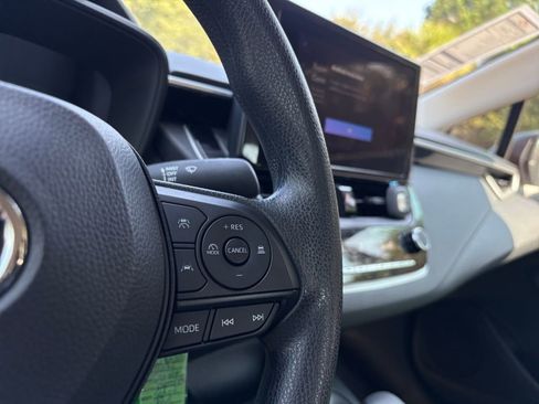 Used 2025 Toyota Corolla LE image 15