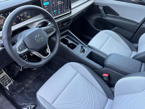 New 2026 Volkswagen Tiguan SE R-Line image 9