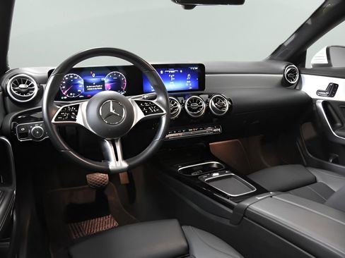 Used 2025 Mercedes-Benz CLA 250 CLA 250 image 33