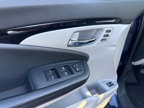 Used 2016 Honda Pilot Touring image 16