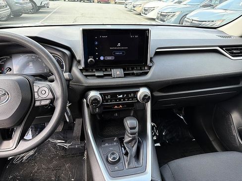 Used 2025 Toyota RAV4 LE AWD/4WD image 17