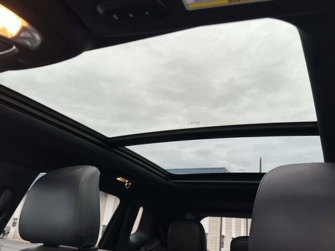 Used 2023 Jeep Compass Latitude w/ Sun and Sound Group image 14