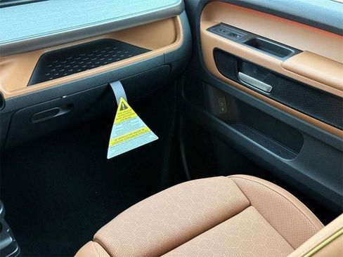 New 2025 Volkswagen ID. Buzz Pro S Plus image 9