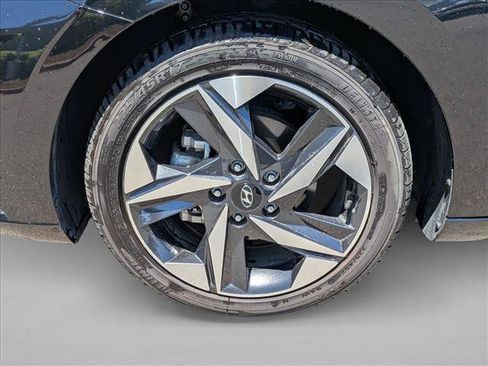 Used 2023 Hyundai Elantra SEL w/ Convenience Package FWD image 22