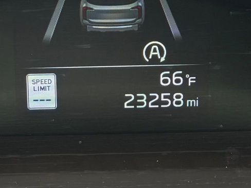 Used 2024 Kia Telluride EX w/ EX Captain's Chair Package image 24