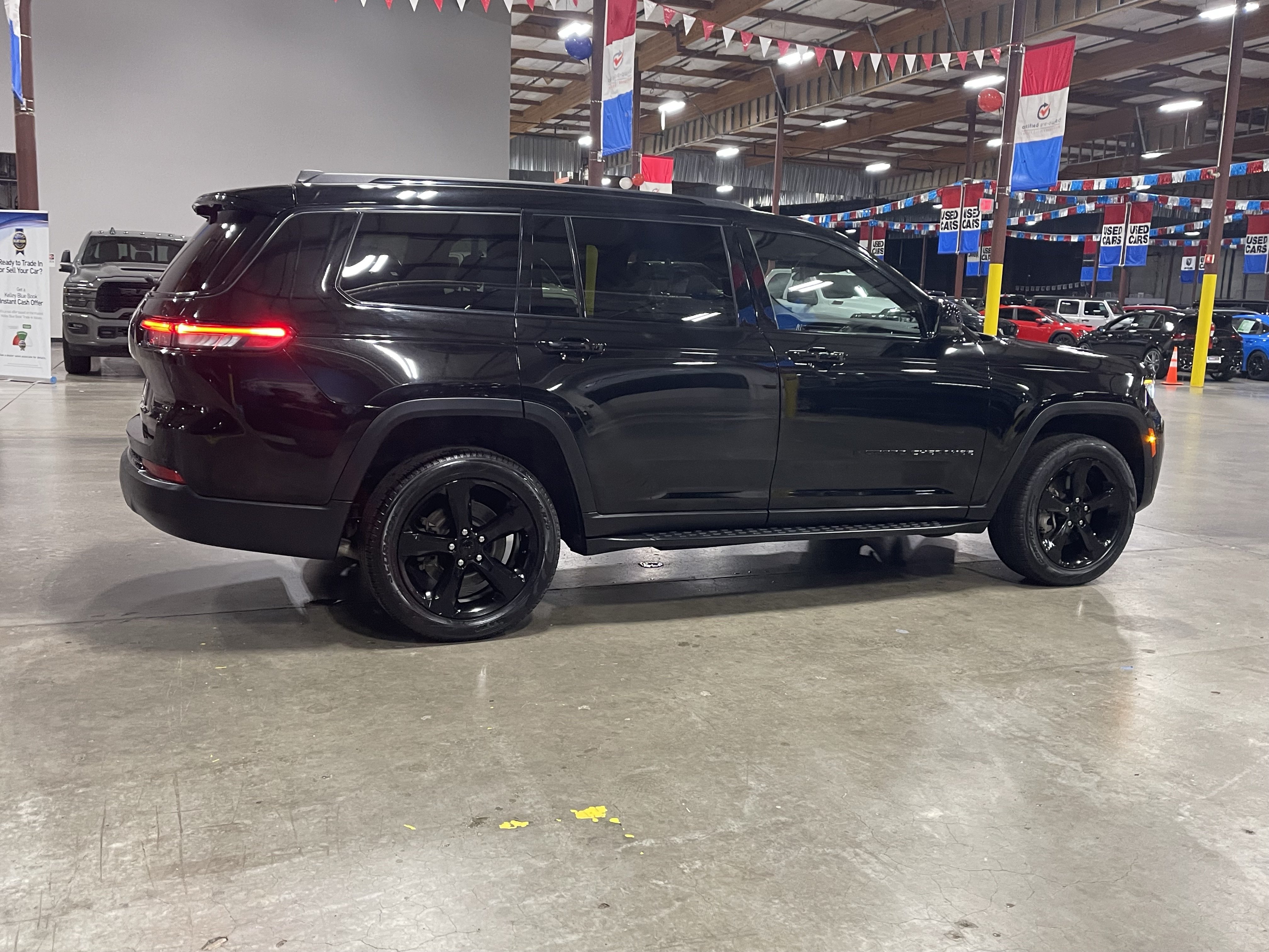 Used 2024 Jeep Grand Cherokee L Limited w/ Luxury Tech Group II AWD/4WD image 6