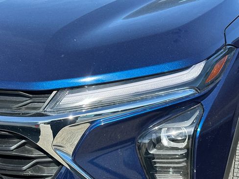 Used 2024 Chevrolet Trax LT w/ Driver Confidence Package image 11