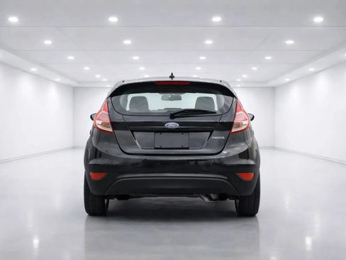 Used 2015 Ford Fiesta SE FWD image 4