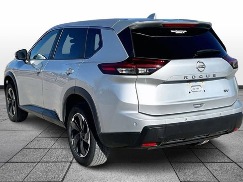 Used 2024 Nissan Rogue SV image 10