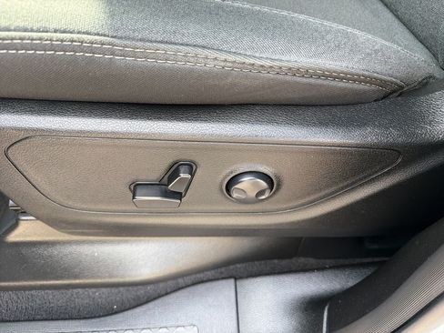 Used 2025 RAM 1500 Big Horn AWD/4WD image 16