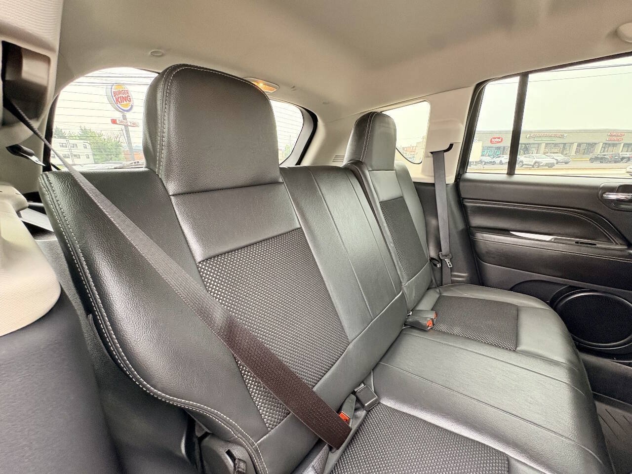 Used 2014 Jeep Compass Latitude AWD/4WD image 25
