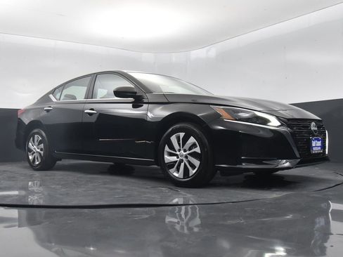 Certified 2025 Nissan Altima 2.5 S image 22