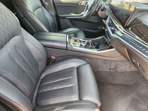 Used 2025 BMW X5 xDrive50e image 7