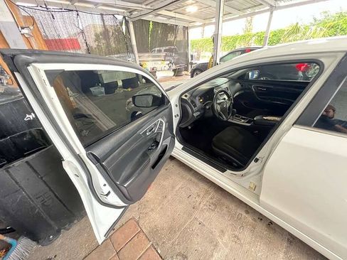 Used 2015 Nissan Altima 2.5 SV FWD image 4