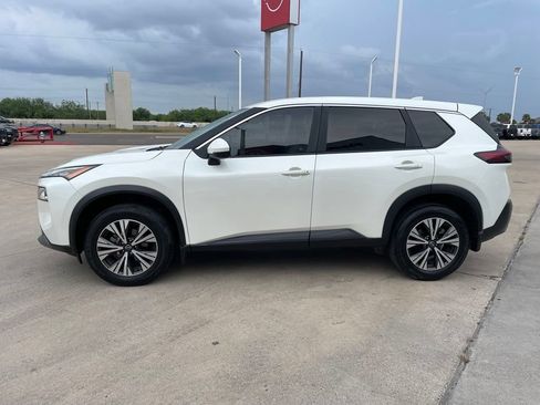 Used 2023 Nissan Rogue SV FWD image 4