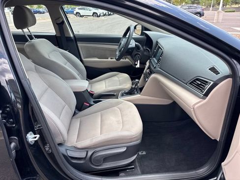 Used 2017 Hyundai Elantra SE FWD image 22