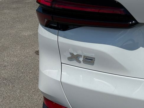 New 2026 BMW X5 xDrive50e w/ Climate Comfort Package AWD/4WD image 10
