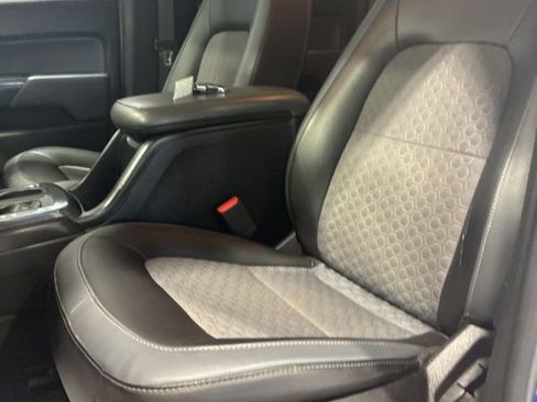 Used 2018 Chevrolet Colorado Z71 AWD/4WD image 14