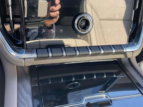 New 2026 GMC Yukon Denali w/ Denali Reserve Package image 17