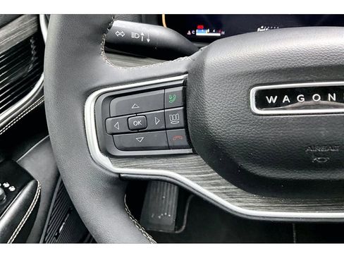 Certified 2024 Jeep Wagoneer Series II w/ Flexible Seating Group AWD/4WD image 25