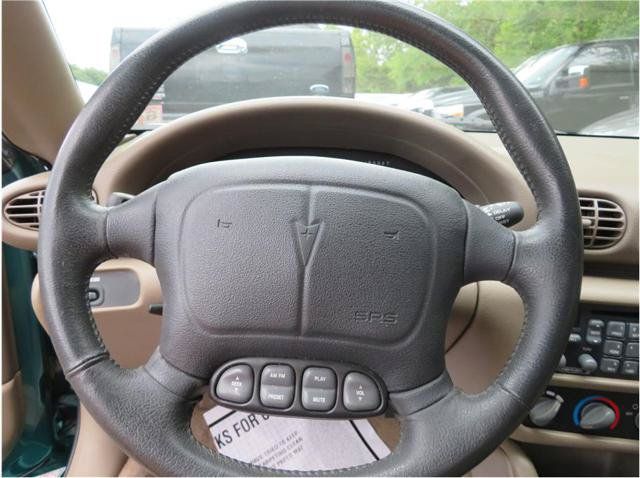 Used 1997 Pontiac Sunfire SE w/ Opt Pkg 3 FWD image 7