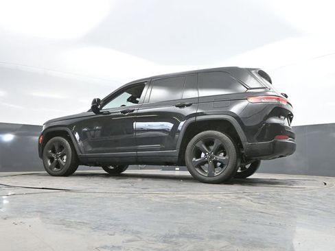 Used 2023 Jeep Grand Cherokee Limited w/ Black Appearance Package image 52