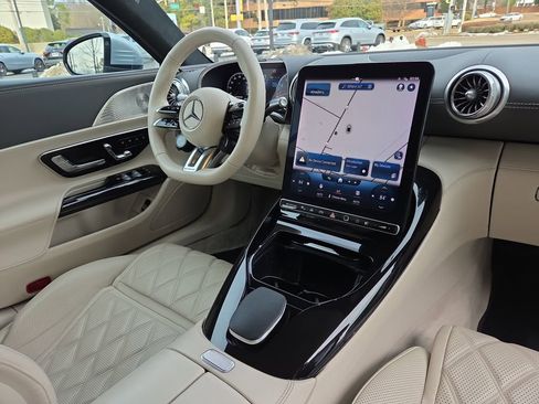 Certified 2022 Mercedes-Benz SL 55 AMG 4MATIC image 22