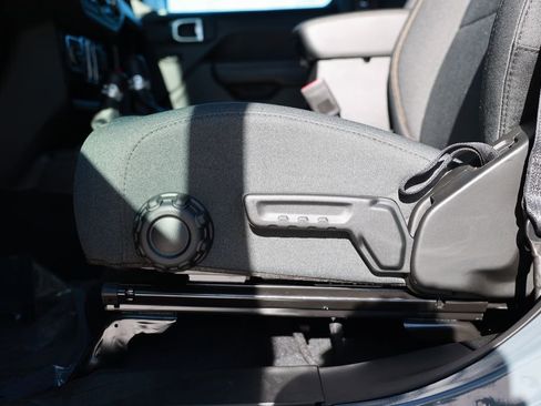 New 2026 Jeep Gladiator Sport image 14