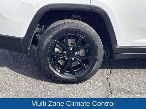 Certified 2024 Jeep Grand Cherokee L Laredo image 13