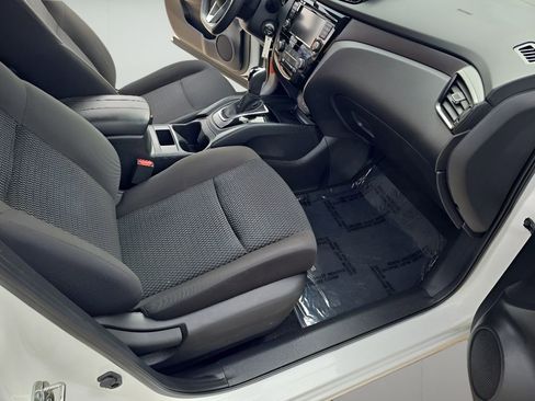 Used 2022 Nissan Rogue Sport S image 34