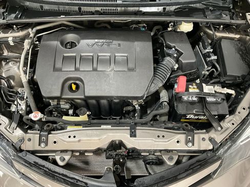 Used 2018 Toyota Corolla SE w/ SE Premium Package image 11