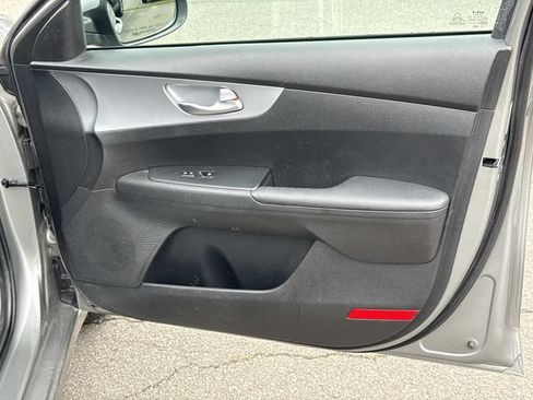 Used 2023 Kia Forte LXS FWD image 8